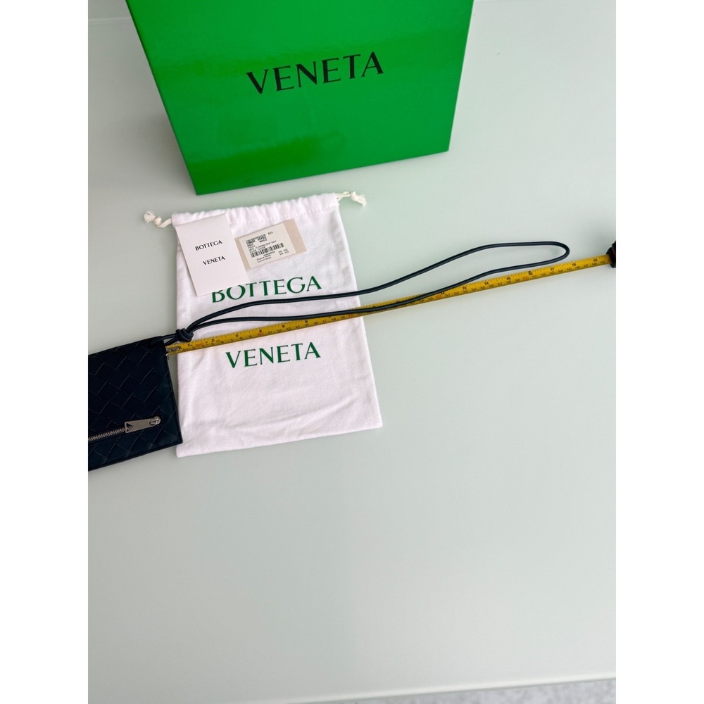 Bottega Beneta Intrecciato Weave Leather Passport/Phone Holder Lanyard 708620 - Picture 11 of 12